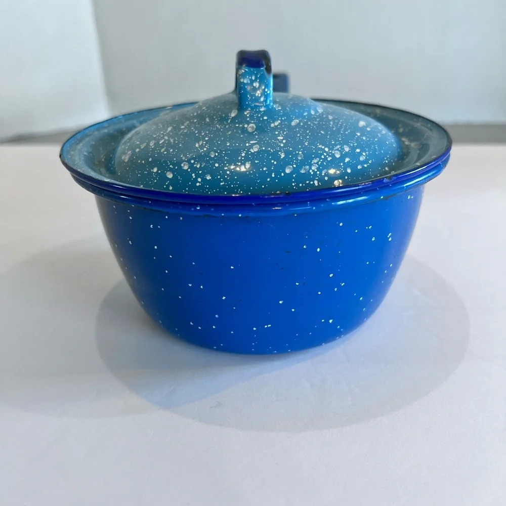 Vintage Enamelware Blue And White Speck Pot and Lid Camp Ware